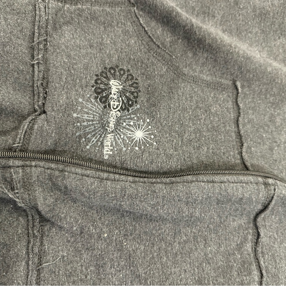 Women’s 3x Hoodie with Embroidered Disney Design - Picture 8 of 9